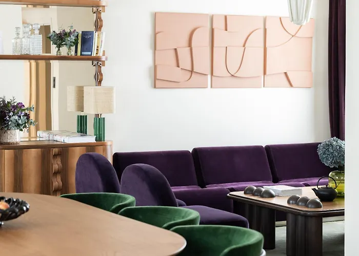 1.75 Paris La Treve Hotel